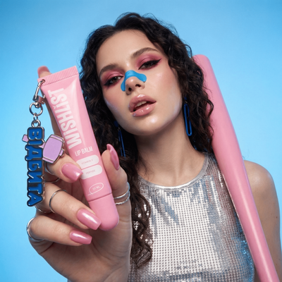 БАЛЬЗАМ-БЛИСК ДЛЯ ГУБ SWEET CANDY WiSHLiST, 10 МЛ + ІГРАШКА-БРЕЛОК "ВІДБИТА" WL-03-979 фото