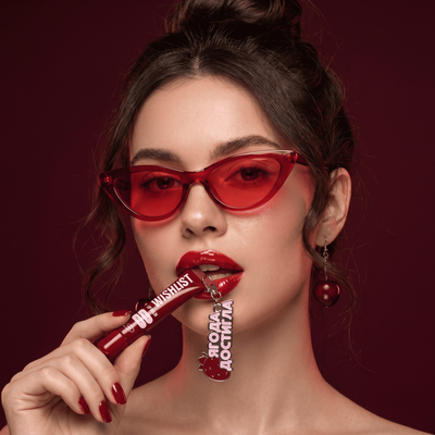 БАЛЬЗАМ-БЛИСК ДЛЯ ГУБ RUBY NECTAR WiSHLiST, 10 МЛ + ІГРАШКА-БРЕЛОК "ЯГОДА ДОСТИГЛА" WL-03-814 фото